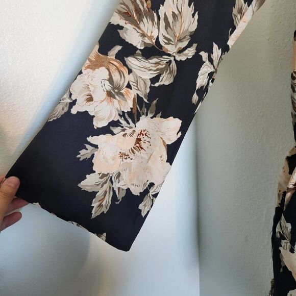 LULU'S Prairie Daydream Washed Navy Blue Floral Print Romper NWT - Picture 4 of 8